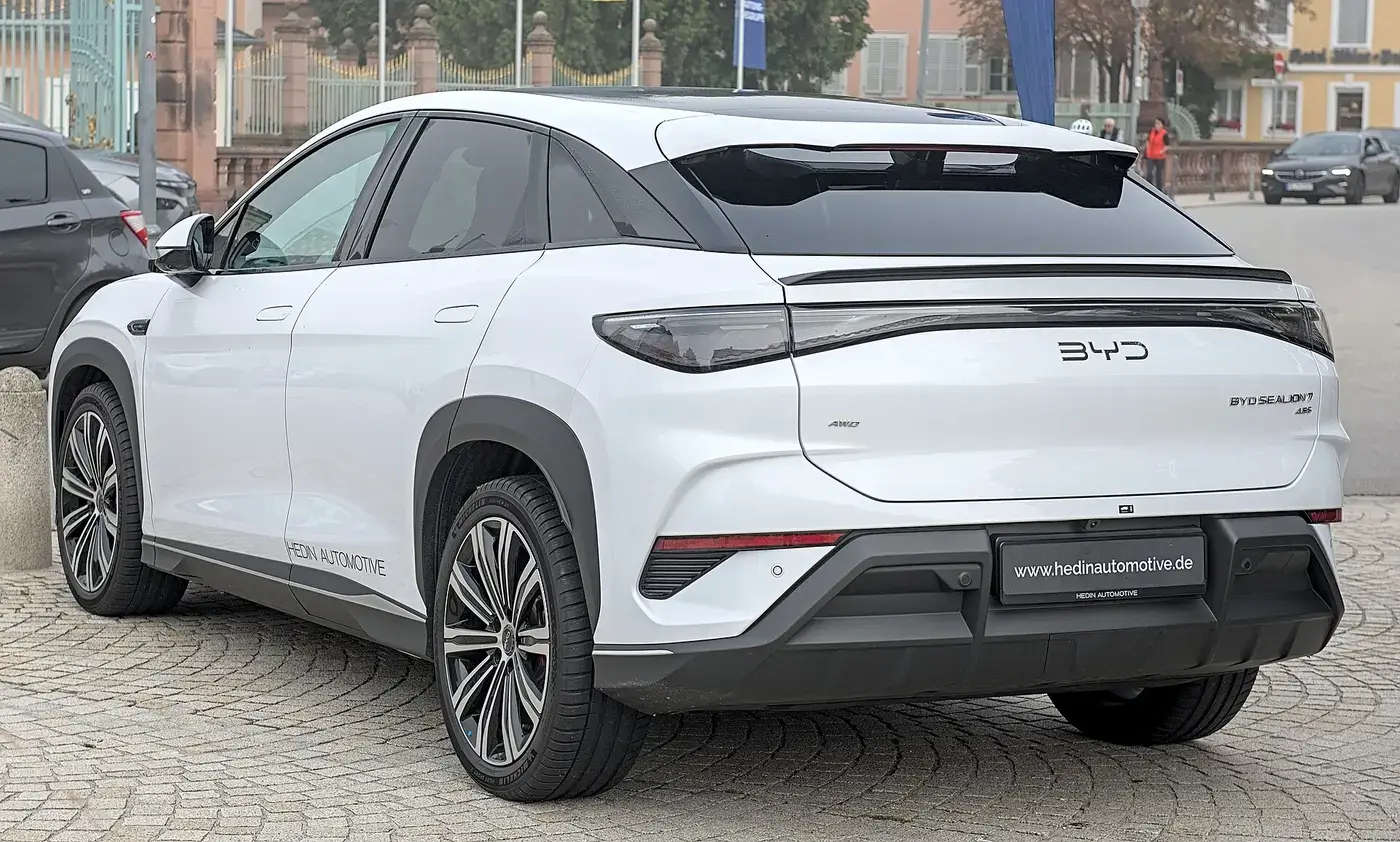 BYD Sealion 7, auto eléctrico, visto por fuera