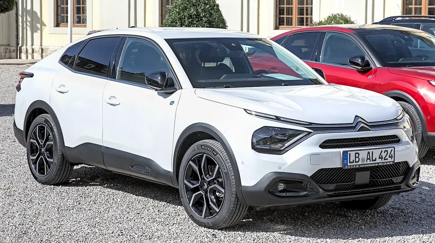 Citroën ë-C4 X, coche eléctrico, visto por fuera