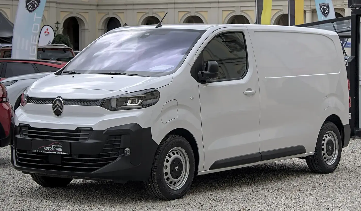 Citroën ë-Jumpy Combi, coche eléctrico, visto por fuera