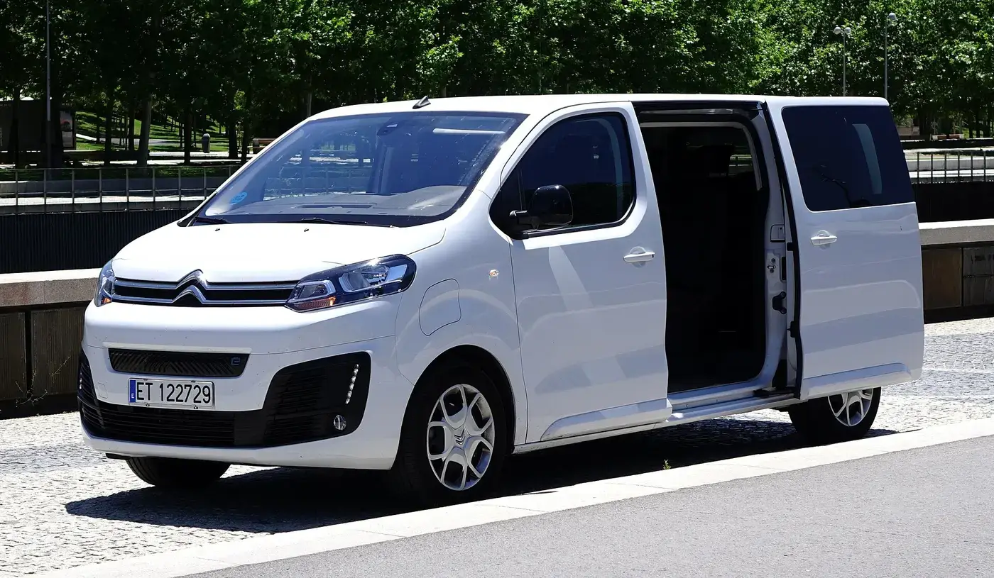 Citroën ë-SpaceTourer, coche eléctrico, visto por fuera