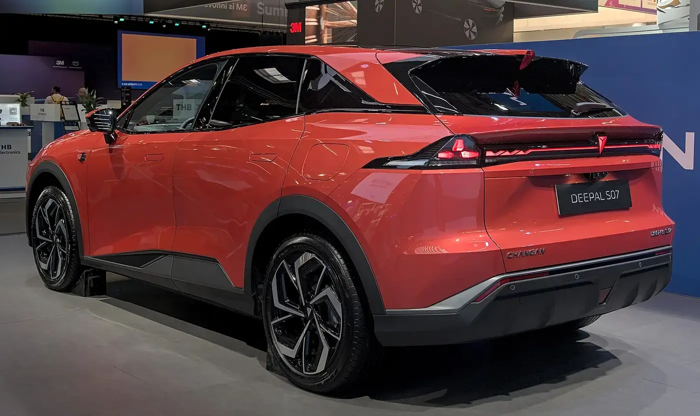 Deepal S07, auto eléctrico, visto por fuera