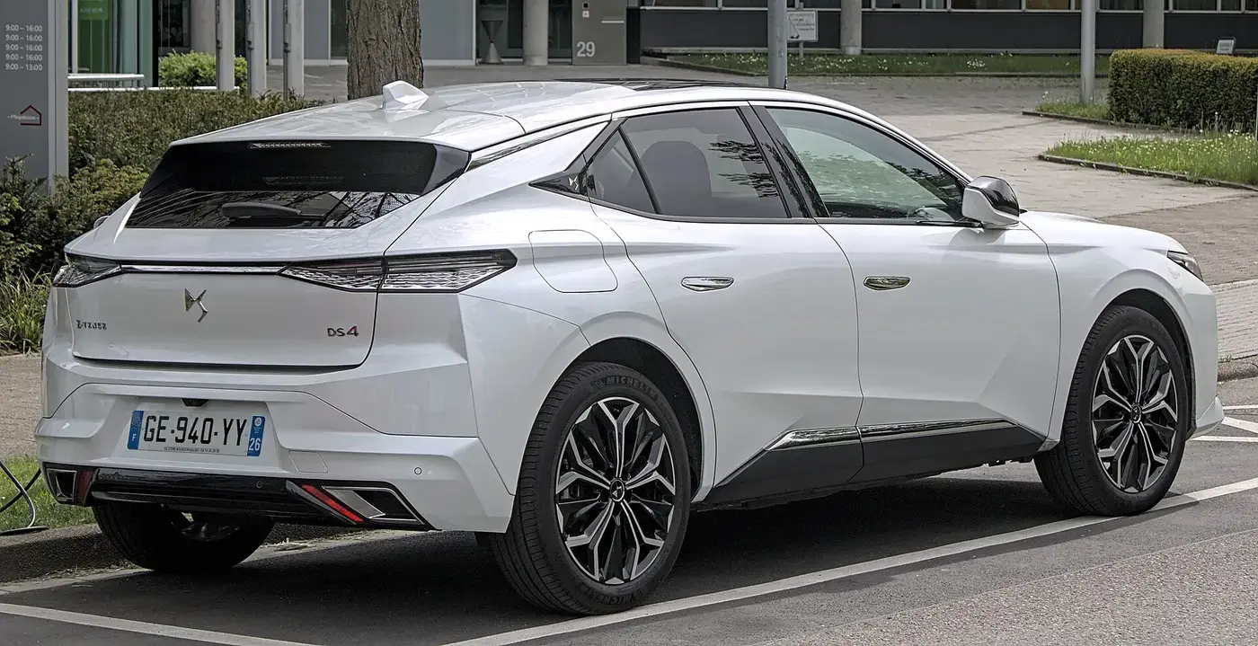 DS N°4 E-Tense, coche eléctrico, visto por fuera