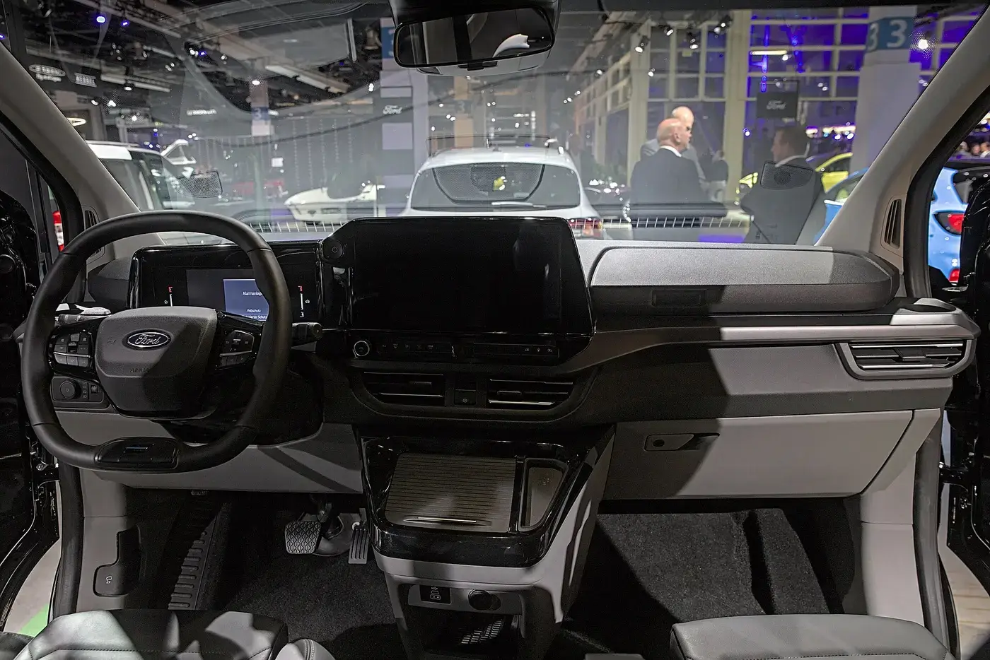 Ford E-Tourneo Custom, coche eléctrico, visto por fuera