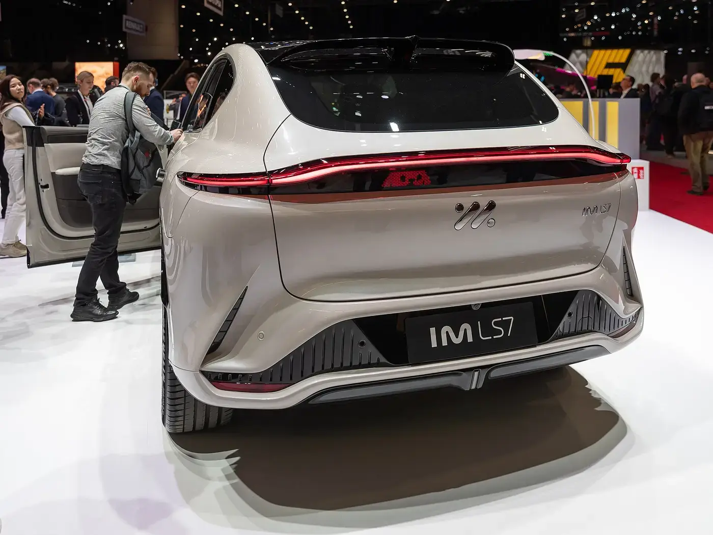 IM Motors LS7, auto eléctrico, visto por fuera