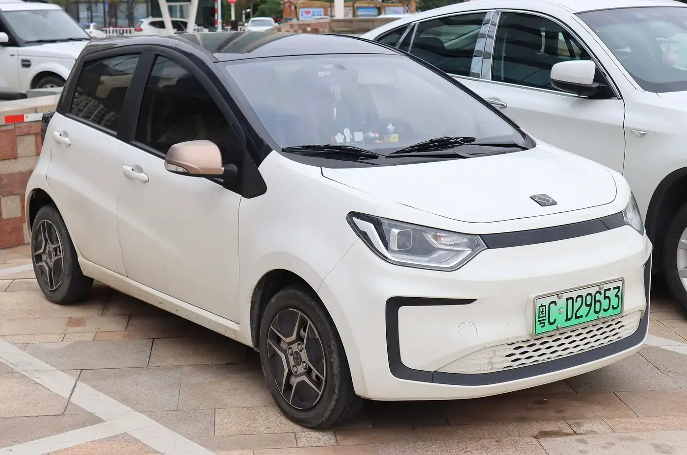 JAC E10X, auto eléctrico, visto por fuera