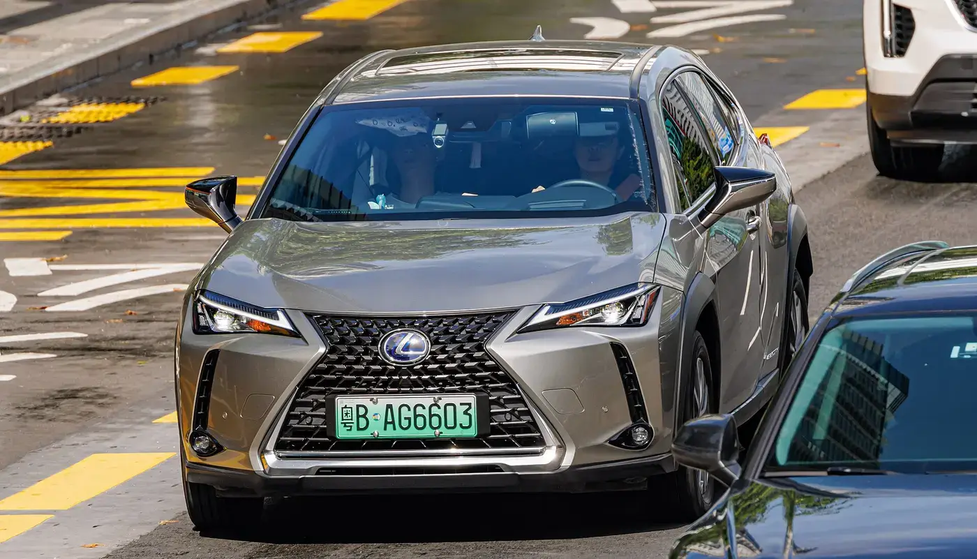 Lexus UX 300e, coche eléctrico, visto por fuera