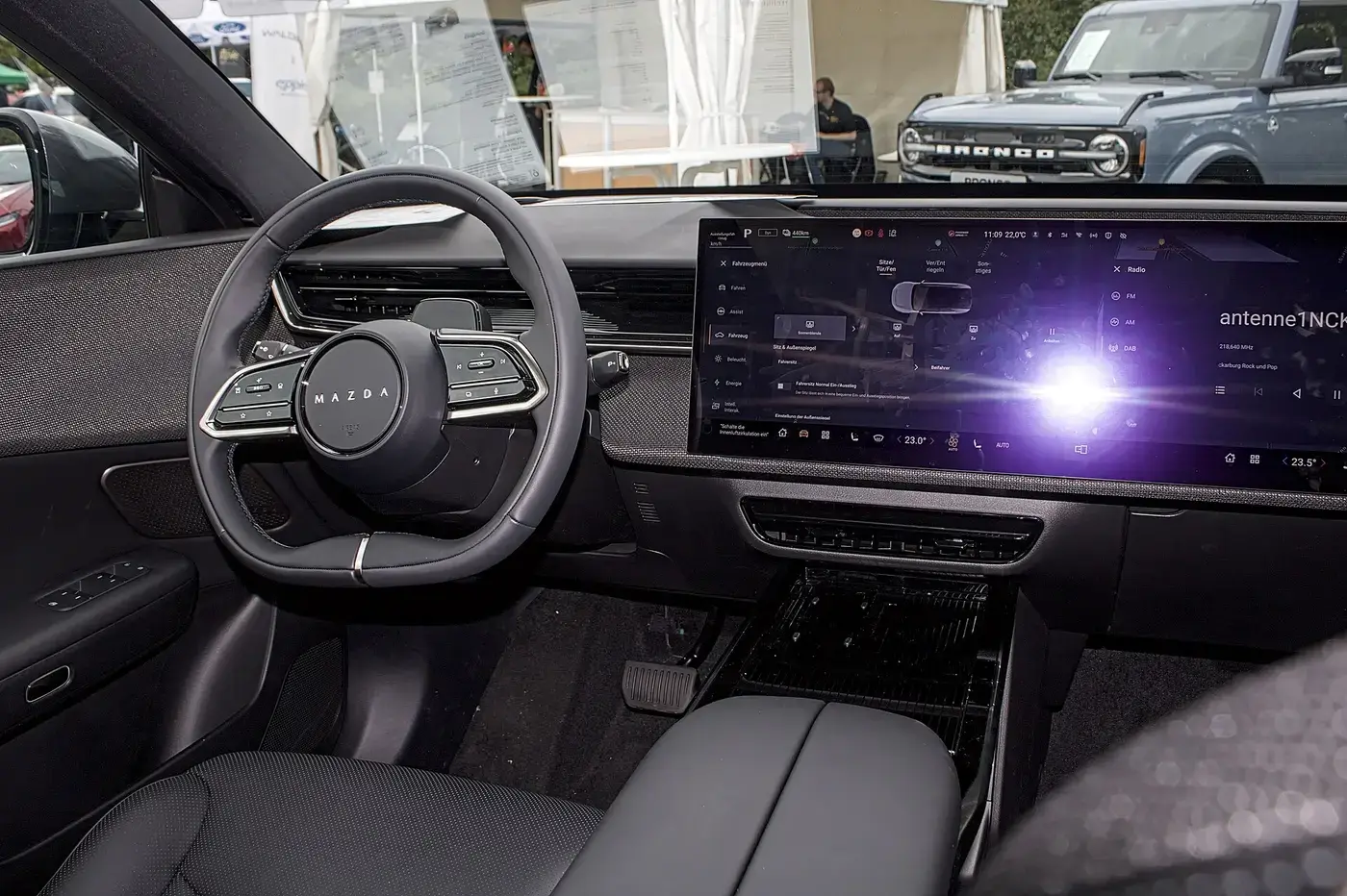 Mazda CX-6e, coche eléctrico, visto por fuera