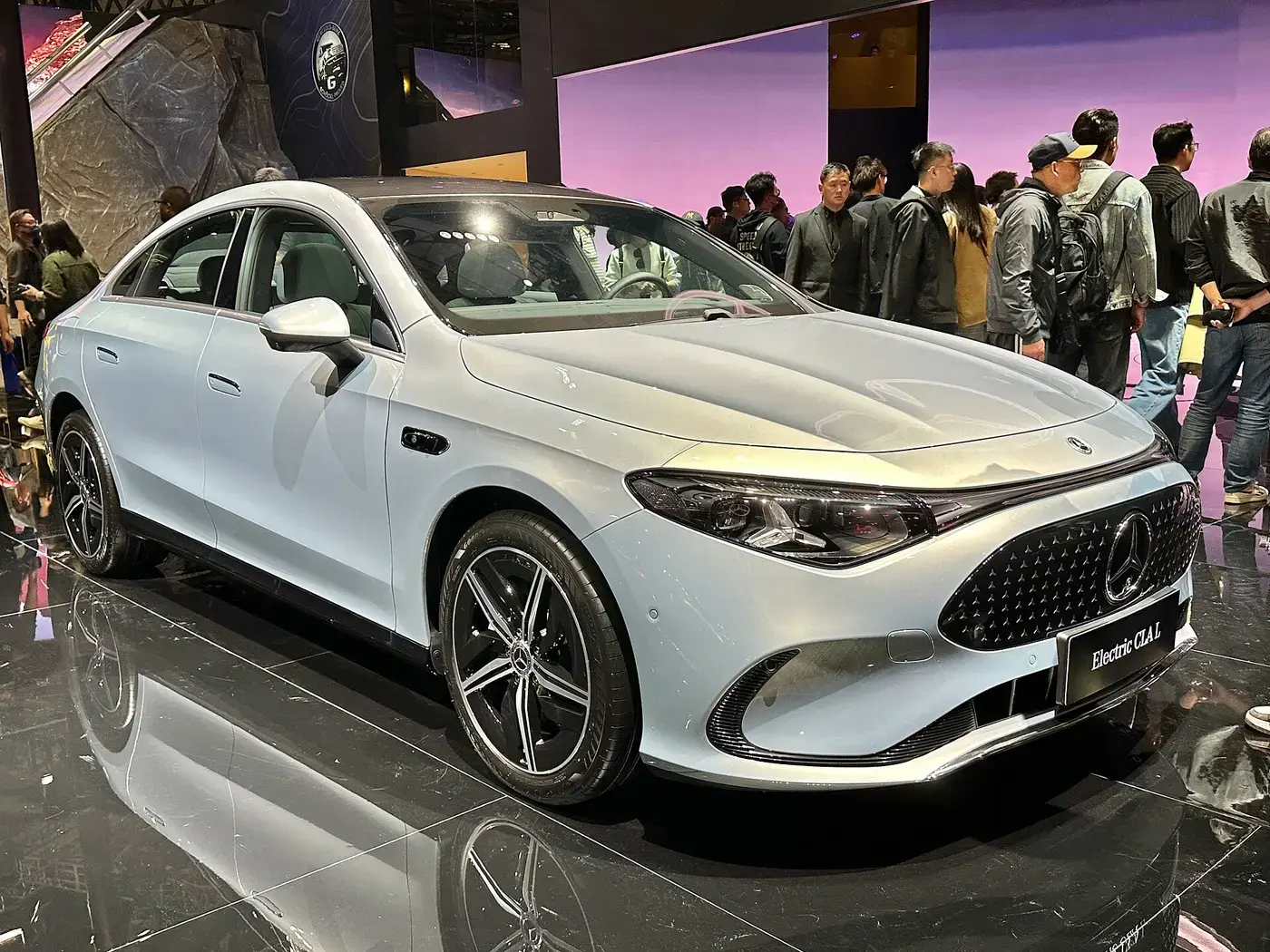 Mercedes-Benz CLA, coche eléctrico, visto por fuera