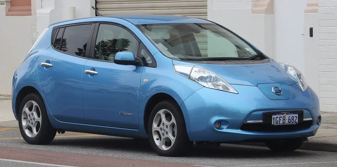 Nissan Leaf, coche eléctrico, visto por fuera