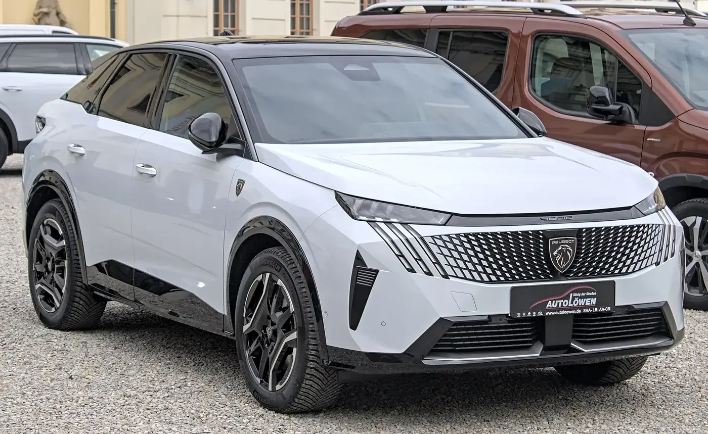 Peugeot E-3008, coche eléctrico, visto por fuera