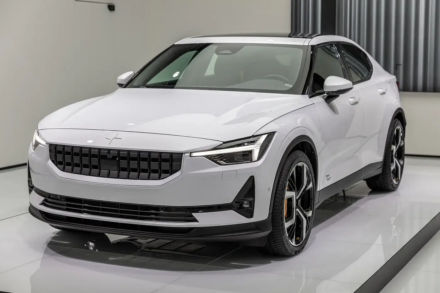 Polestar 2, coche eléctrico, visto por fuera