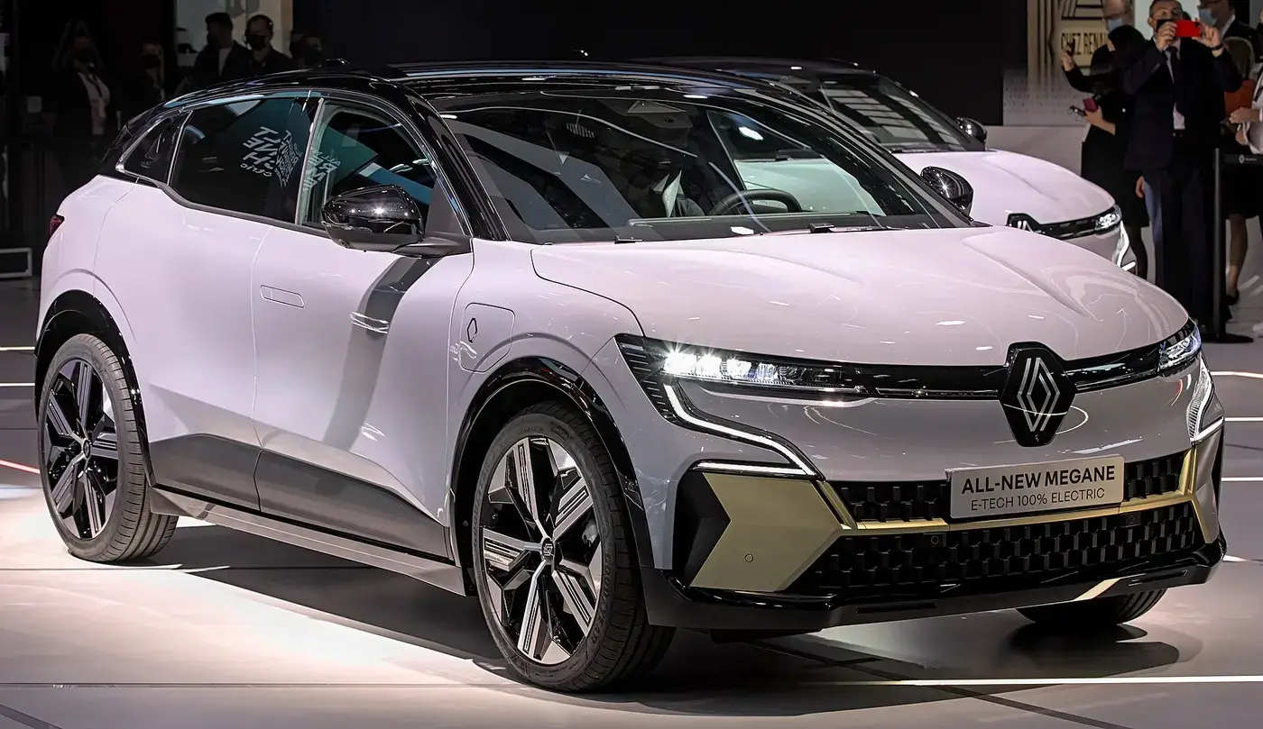 Renault Mégane E-Tech, auto eléctrico, visto por fuera