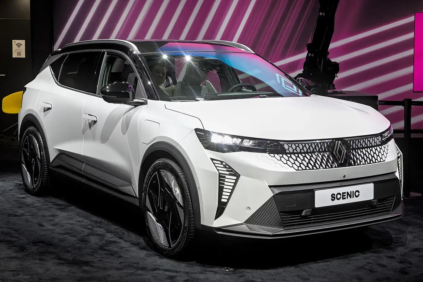 Renault Scénic E-Tech, coche eléctrico, visto por fuera