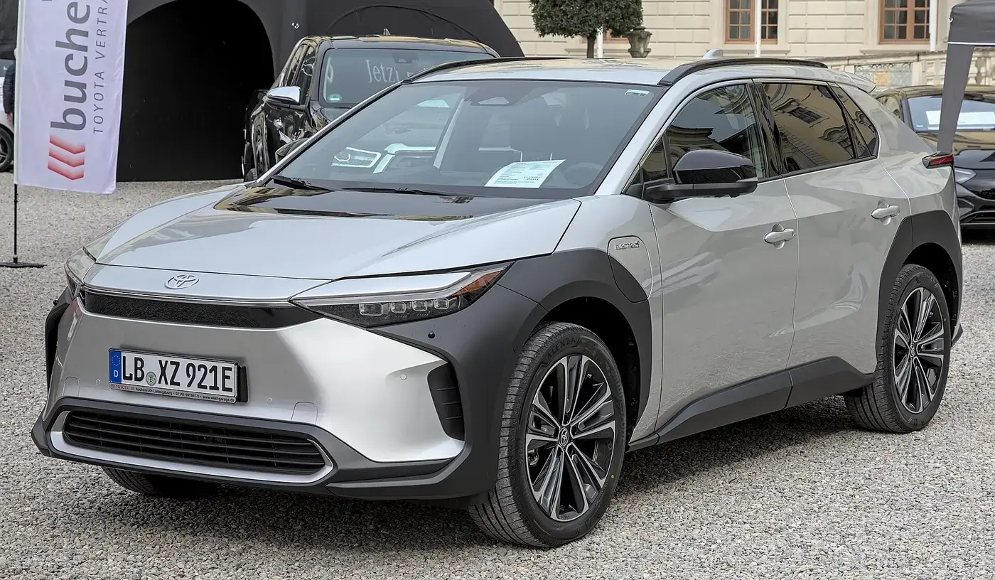 Toyota bZ4X, coche eléctrico, visto por fuera