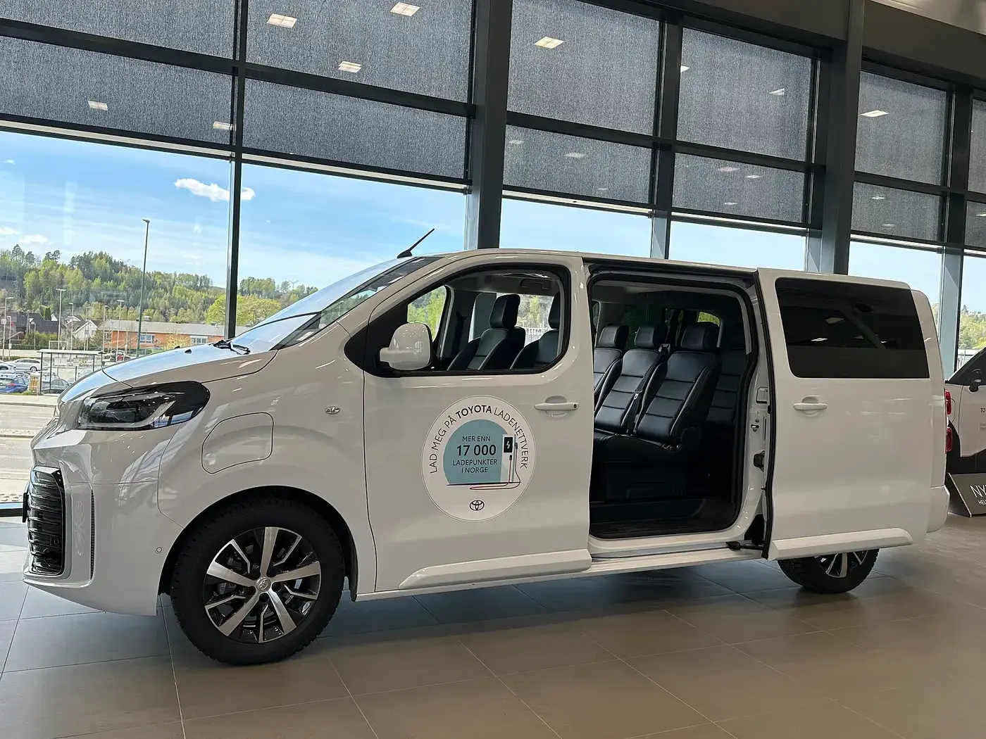 Toyota Proace Verso Electric, coche eléctrico, visto por fuera