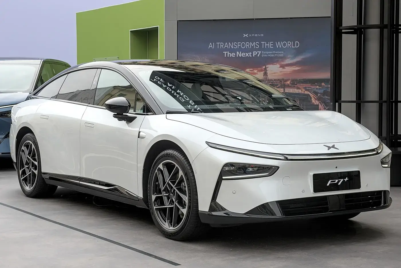 Xpeng P7, coche eléctrico, visto por fuera
